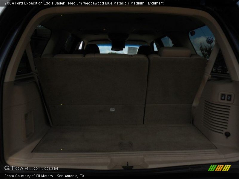 Medium Wedgewood Blue Metallic / Medium Parchment 2004 Ford Expedition Eddie Bauer