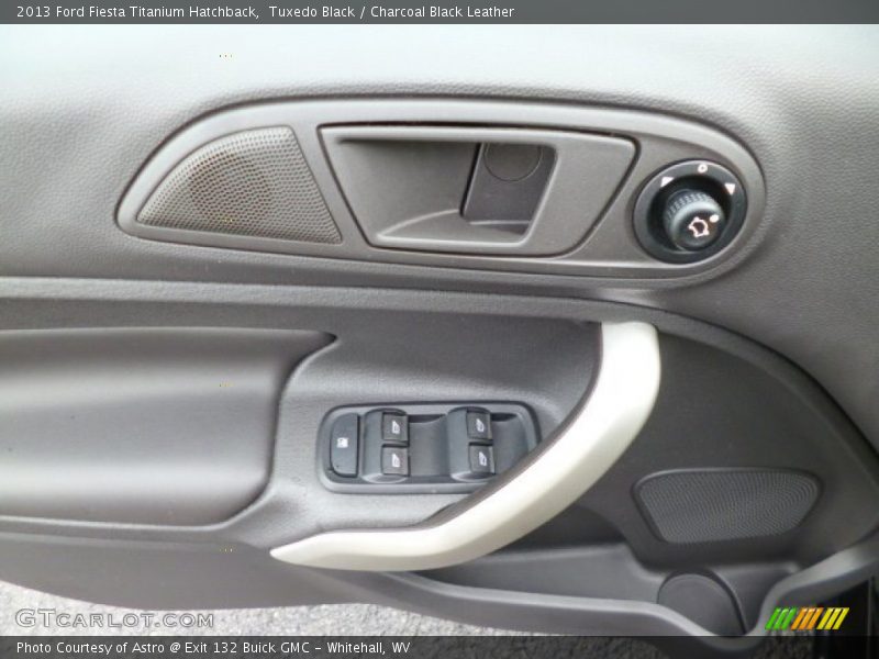 Tuxedo Black / Charcoal Black Leather 2013 Ford Fiesta Titanium Hatchback