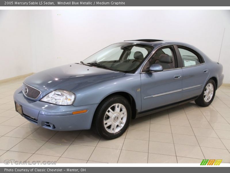 Front 3/4 View of 2005 Sable LS Sedan