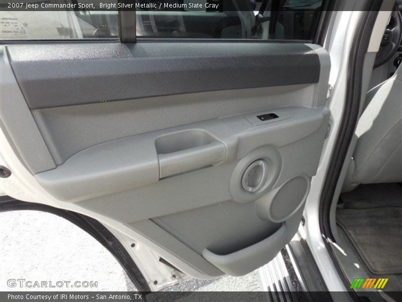 Bright Silver Metallic / Medium Slate Gray 2007 Jeep Commander Sport