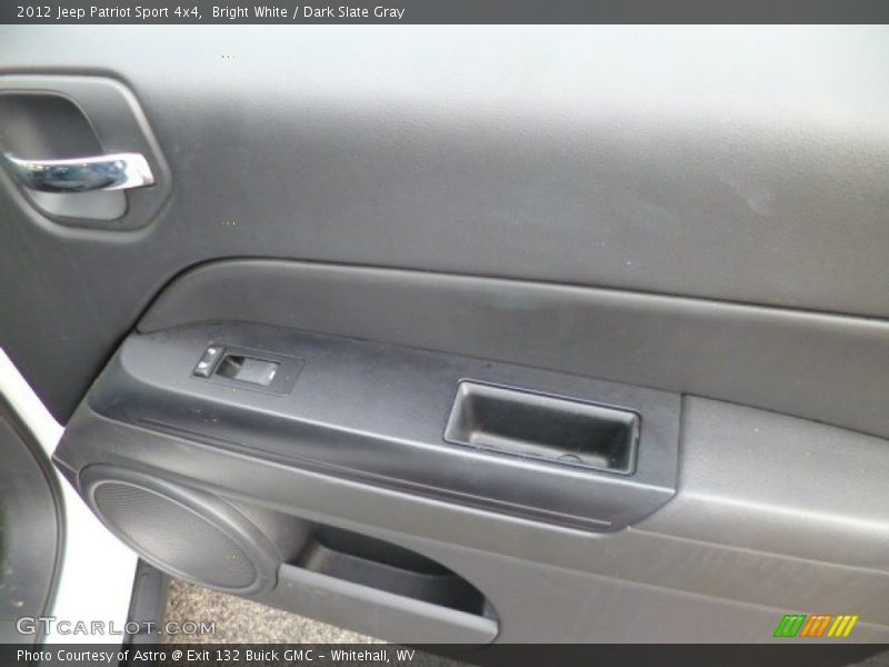 Bright White / Dark Slate Gray 2012 Jeep Patriot Sport 4x4