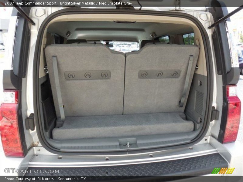 Bright Silver Metallic / Medium Slate Gray 2007 Jeep Commander Sport