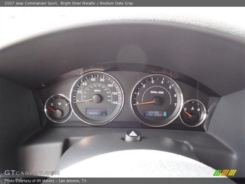 Bright Silver Metallic / Medium Slate Gray 2007 Jeep Commander Sport