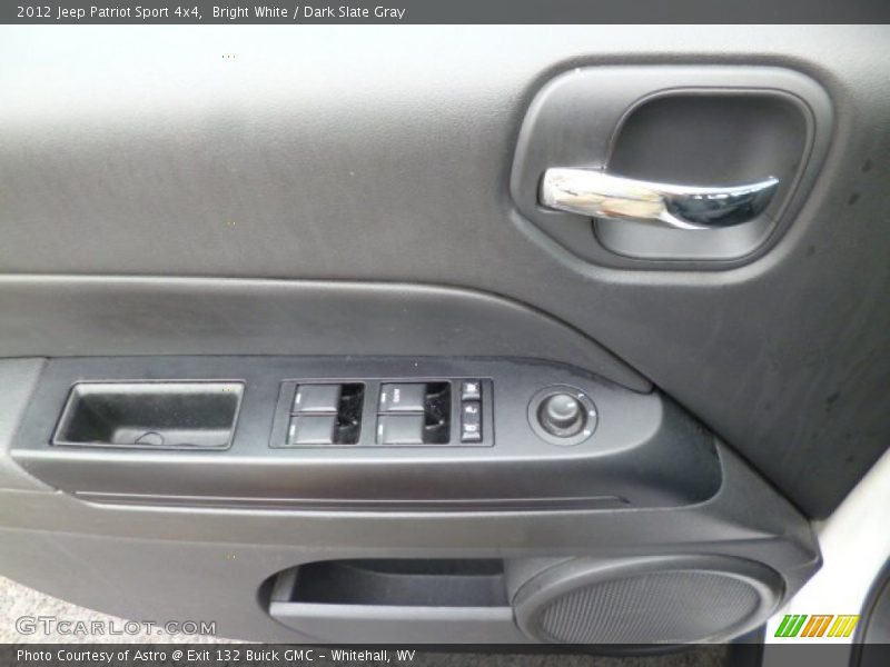 Bright White / Dark Slate Gray 2012 Jeep Patriot Sport 4x4