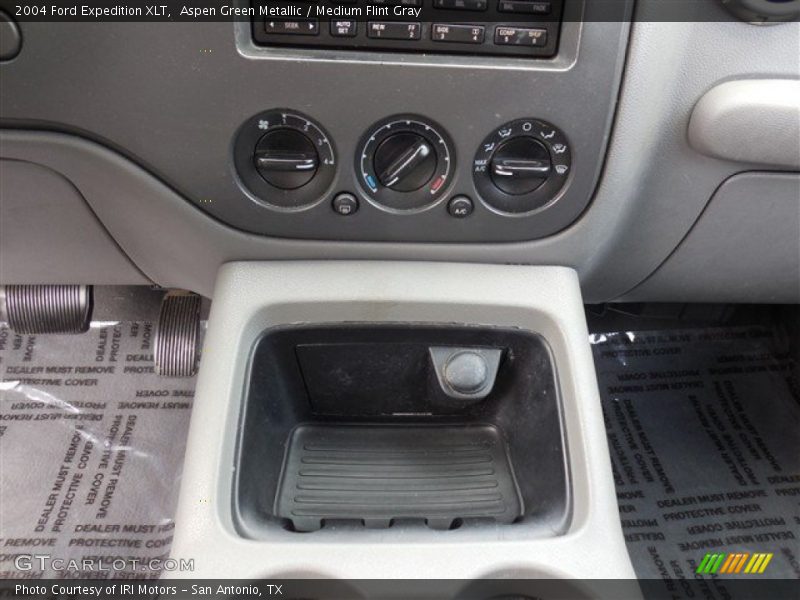 Aspen Green Metallic / Medium Flint Gray 2004 Ford Expedition XLT