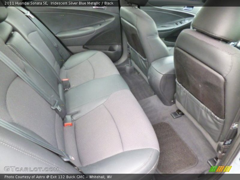 Iridescent Silver Blue Metallic / Black 2011 Hyundai Sonata SE