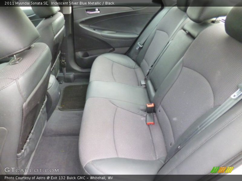 Iridescent Silver Blue Metallic / Black 2011 Hyundai Sonata SE