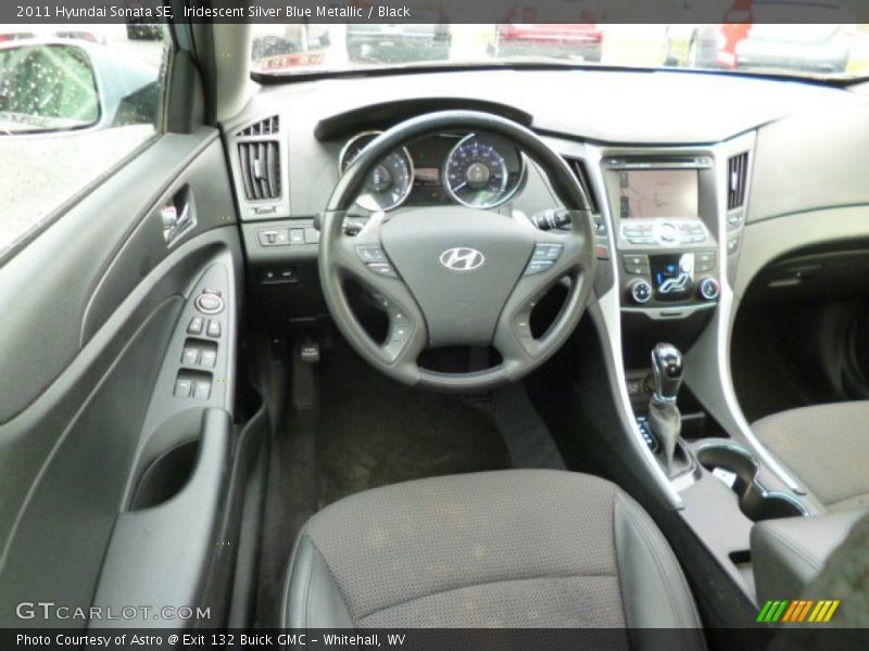 Iridescent Silver Blue Metallic / Black 2011 Hyundai Sonata SE