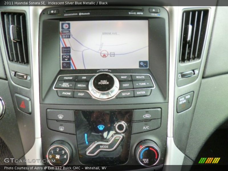 Iridescent Silver Blue Metallic / Black 2011 Hyundai Sonata SE