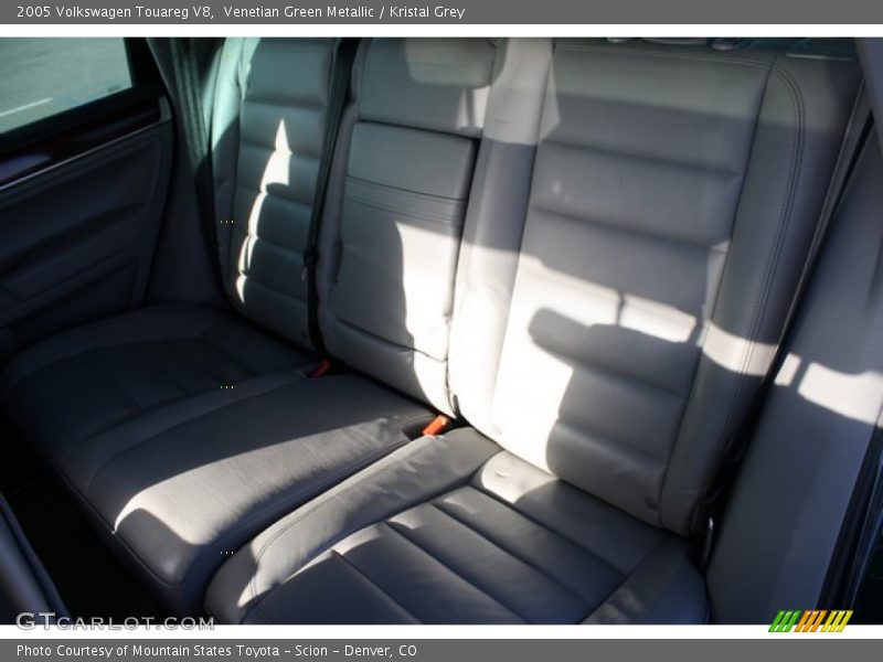 Venetian Green Metallic / Kristal Grey 2005 Volkswagen Touareg V8