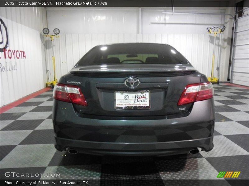 Magnetic Gray Metallic / Ash 2009 Toyota Camry SE V6