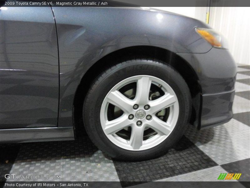 Magnetic Gray Metallic / Ash 2009 Toyota Camry SE V6