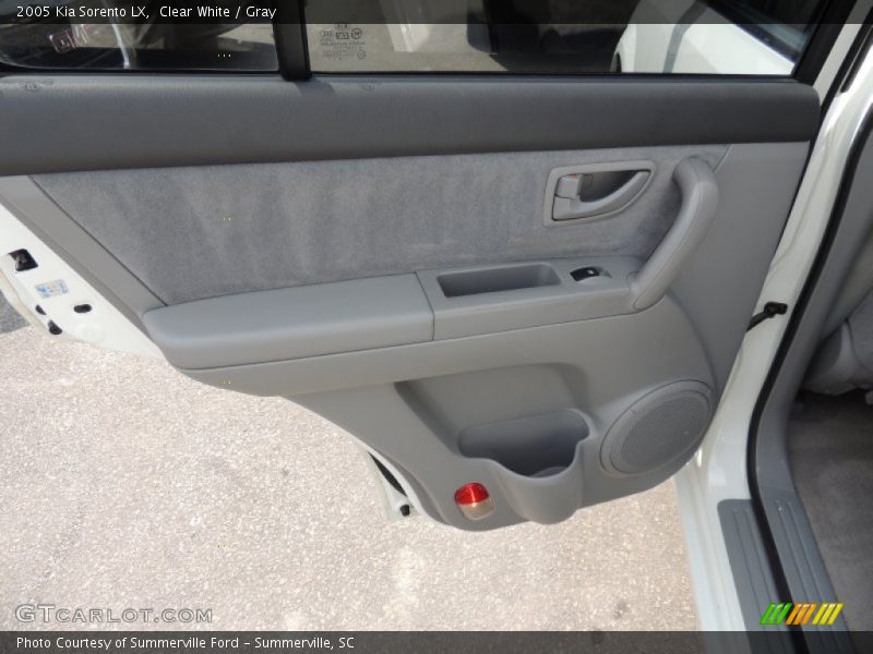 Clear White / Gray 2005 Kia Sorento LX