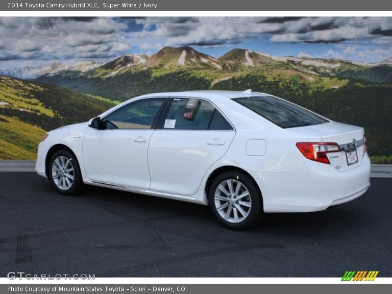 Super White / Ivory 2014 Toyota Camry Hybrid XLE