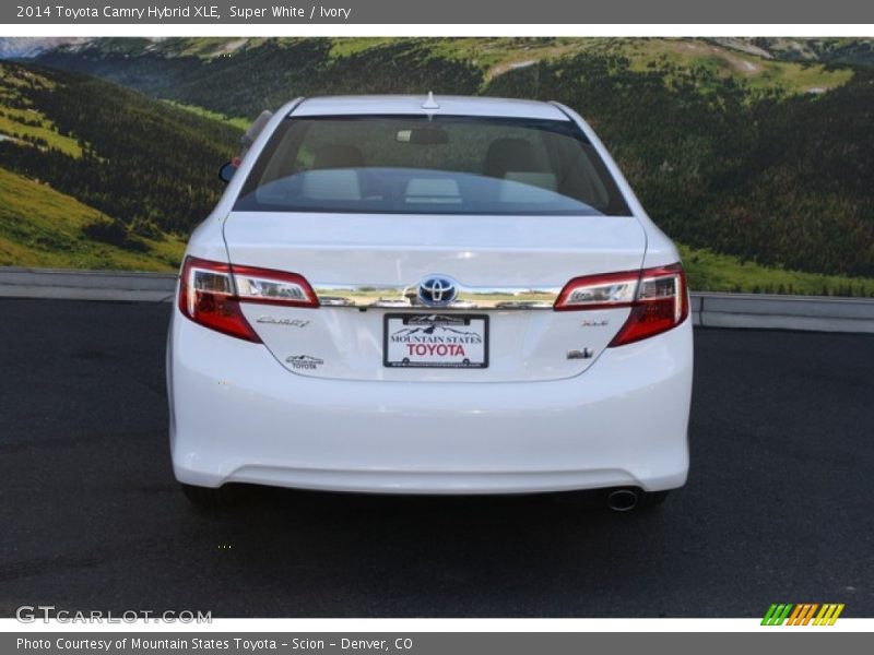 Super White / Ivory 2014 Toyota Camry Hybrid XLE