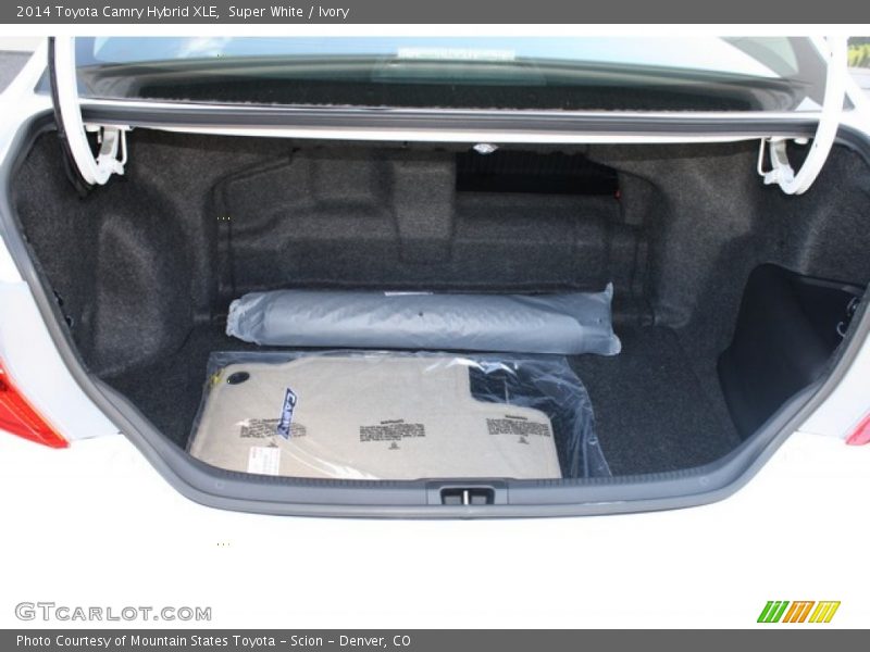  2014 Camry Hybrid XLE Trunk
