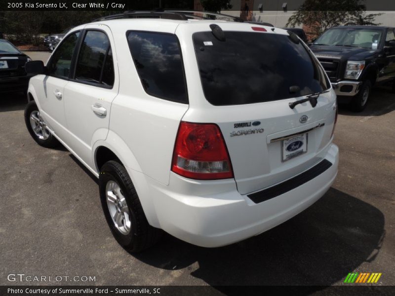 Clear White / Gray 2005 Kia Sorento LX