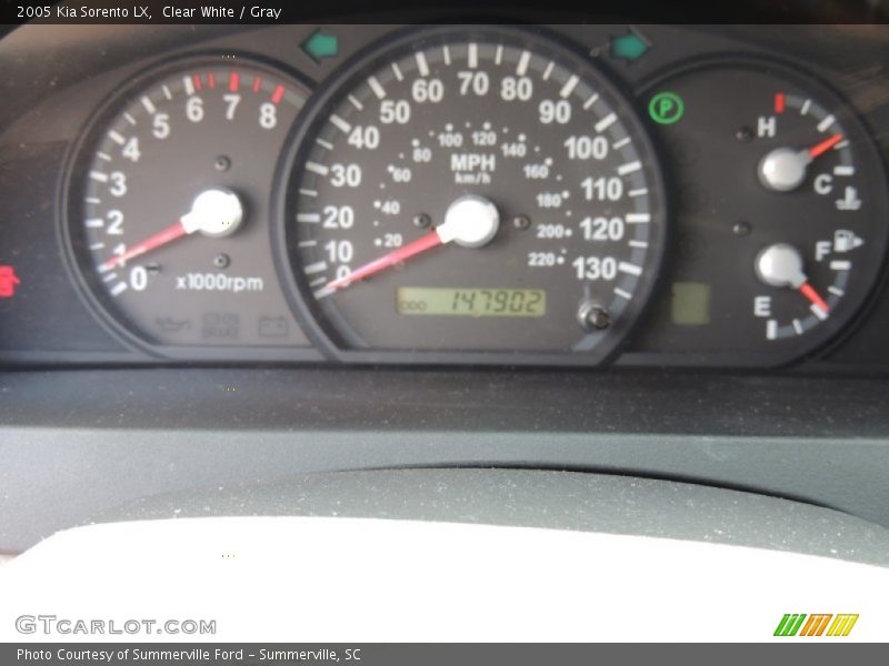 Clear White / Gray 2005 Kia Sorento LX