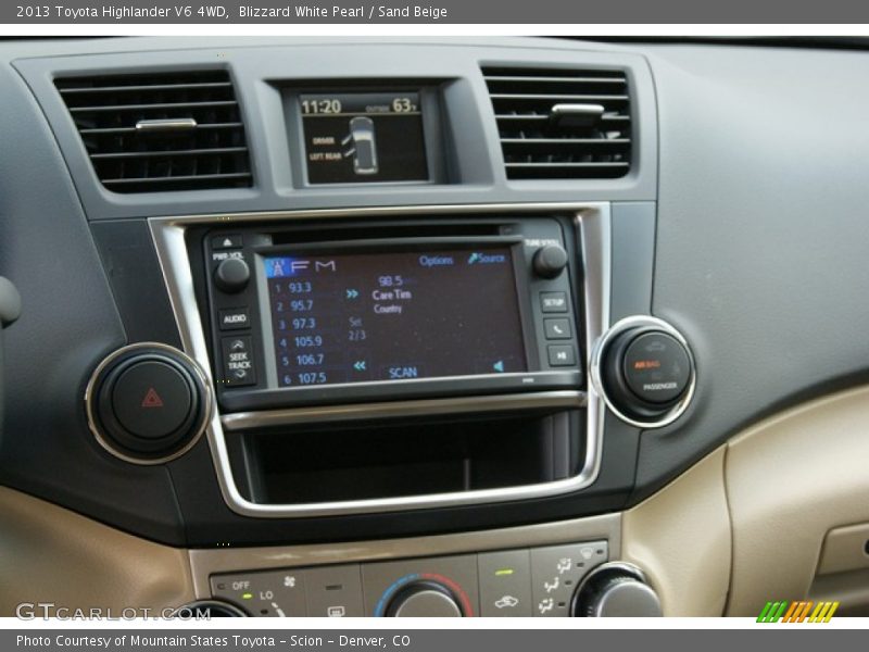 Blizzard White Pearl / Sand Beige 2013 Toyota Highlander V6 4WD