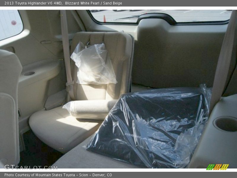 Blizzard White Pearl / Sand Beige 2013 Toyota Highlander V6 4WD