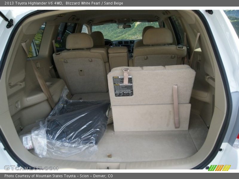 Blizzard White Pearl / Sand Beige 2013 Toyota Highlander V6 4WD