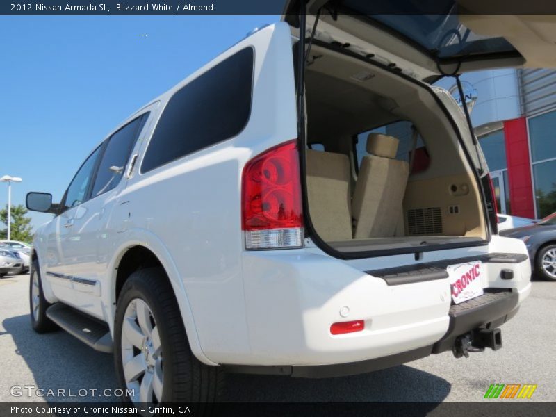 Blizzard White / Almond 2012 Nissan Armada SL