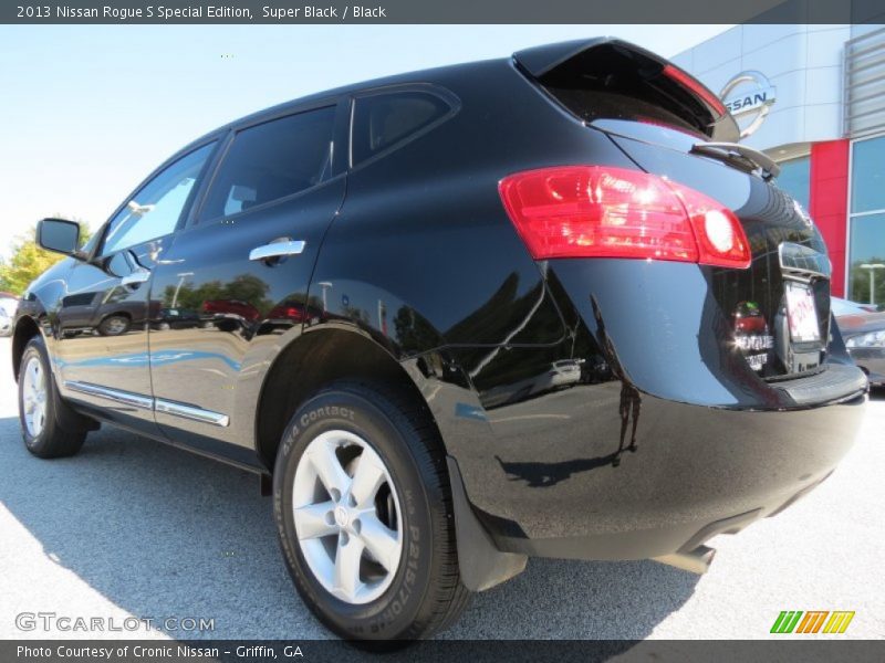 Super Black / Black 2013 Nissan Rogue S Special Edition