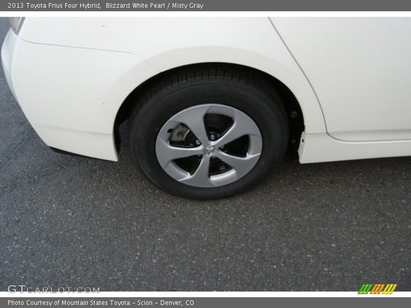 Blizzard White Pearl / Misty Gray 2013 Toyota Prius Four Hybrid