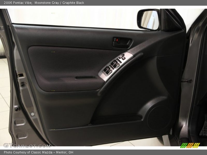 Moonstone Gray / Graphite Black 2006 Pontiac Vibe