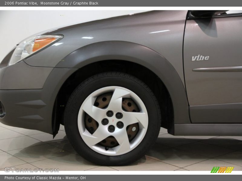 Moonstone Gray / Graphite Black 2006 Pontiac Vibe