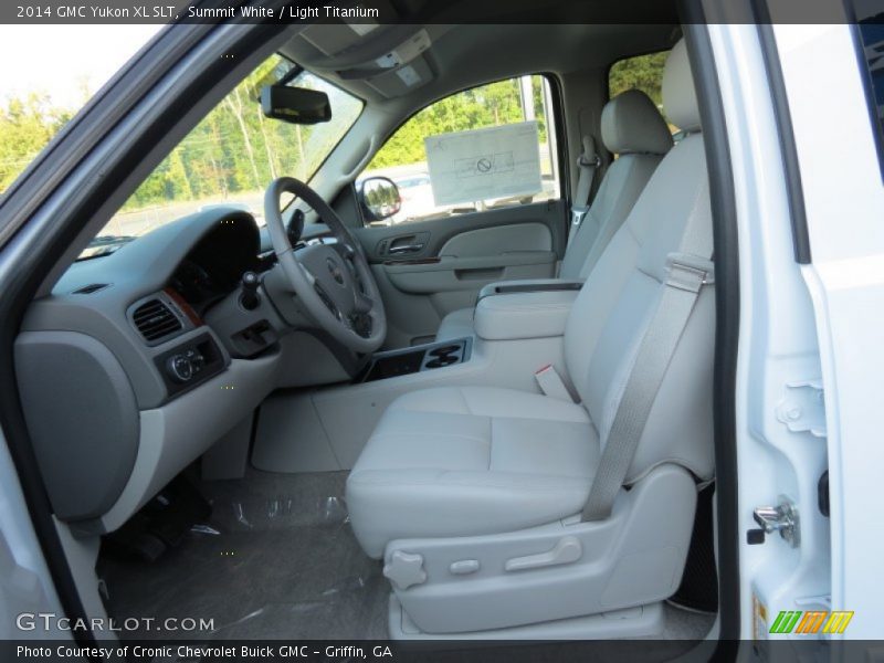 Front Seat of 2014 Yukon XL SLT