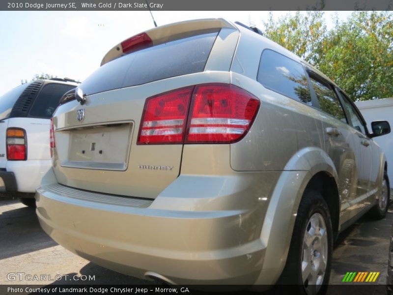 White Gold / Dark Slate Gray 2010 Dodge Journey SE