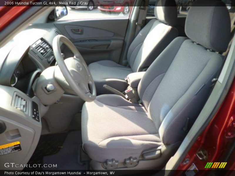 Front Seat of 2006 Tucson GL 4x4