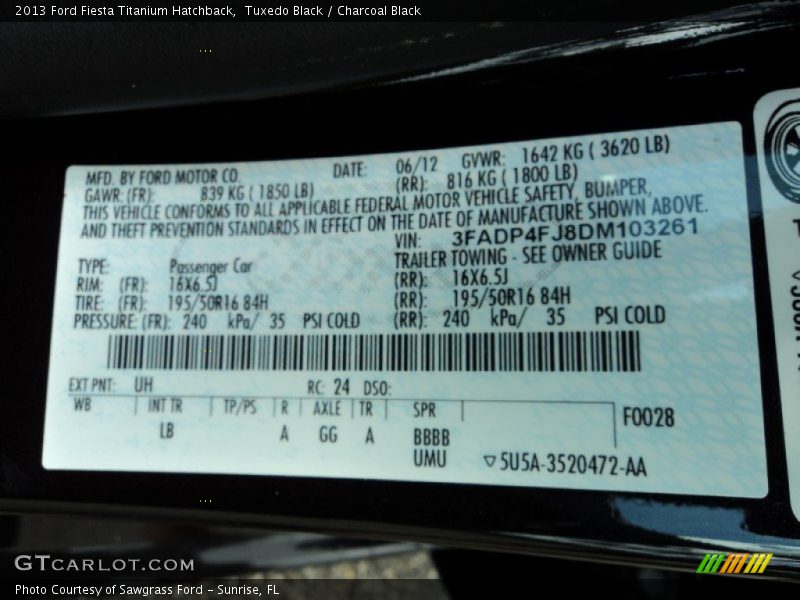 Tuxedo Black / Charcoal Black 2013 Ford Fiesta Titanium Hatchback