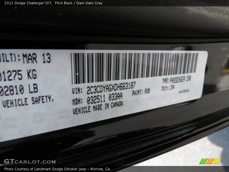 Pitch Black / Dark Slate Gray 2013 Dodge Challenger SXT