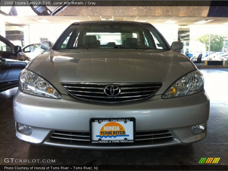 Lunar Mist Metallic / Gray 2005 Toyota Camry XLE V6