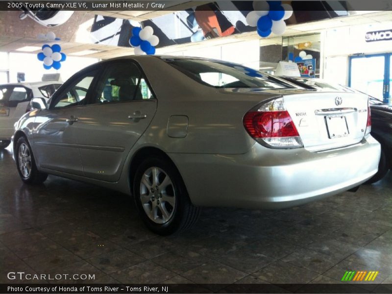 Lunar Mist Metallic / Gray 2005 Toyota Camry XLE V6