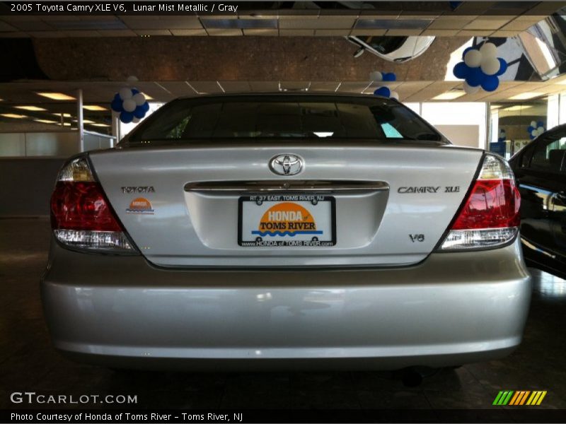 Lunar Mist Metallic / Gray 2005 Toyota Camry XLE V6