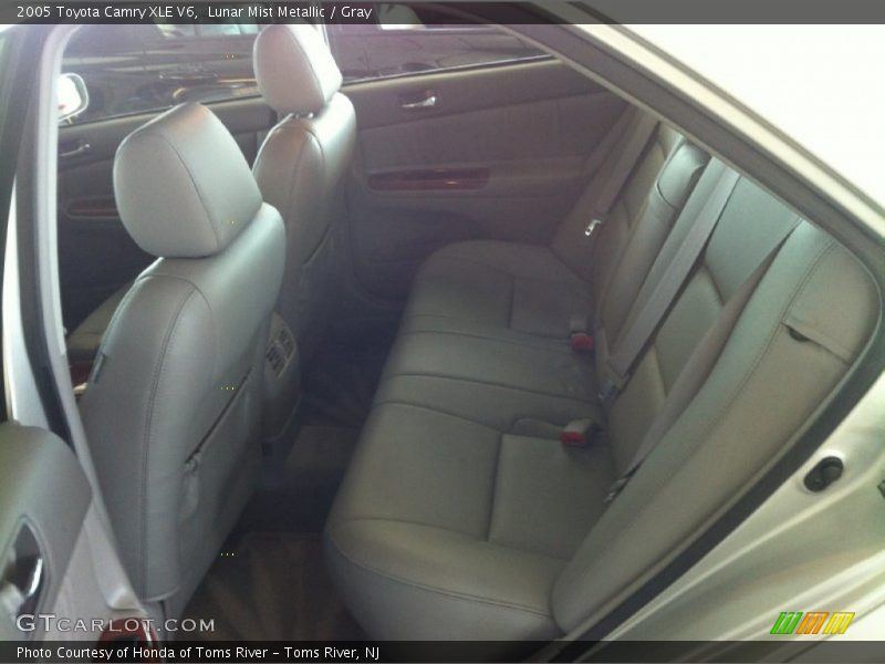 Lunar Mist Metallic / Gray 2005 Toyota Camry XLE V6