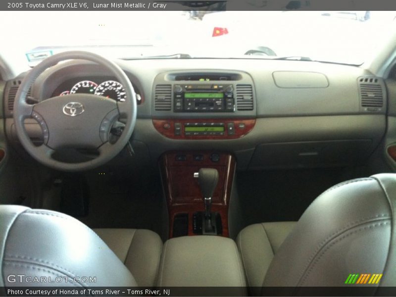 Lunar Mist Metallic / Gray 2005 Toyota Camry XLE V6