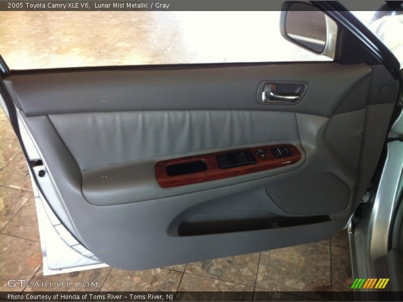 Lunar Mist Metallic / Gray 2005 Toyota Camry XLE V6