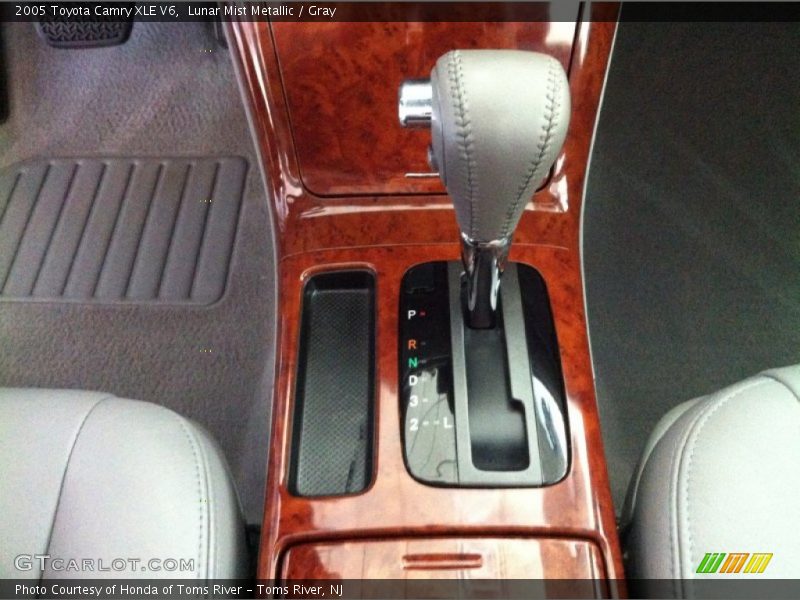Lunar Mist Metallic / Gray 2005 Toyota Camry XLE V6