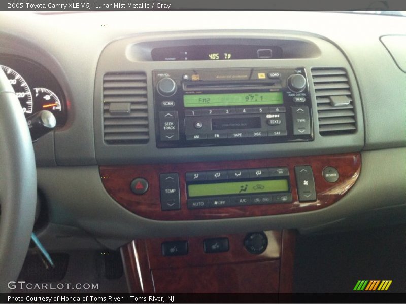 Lunar Mist Metallic / Gray 2005 Toyota Camry XLE V6