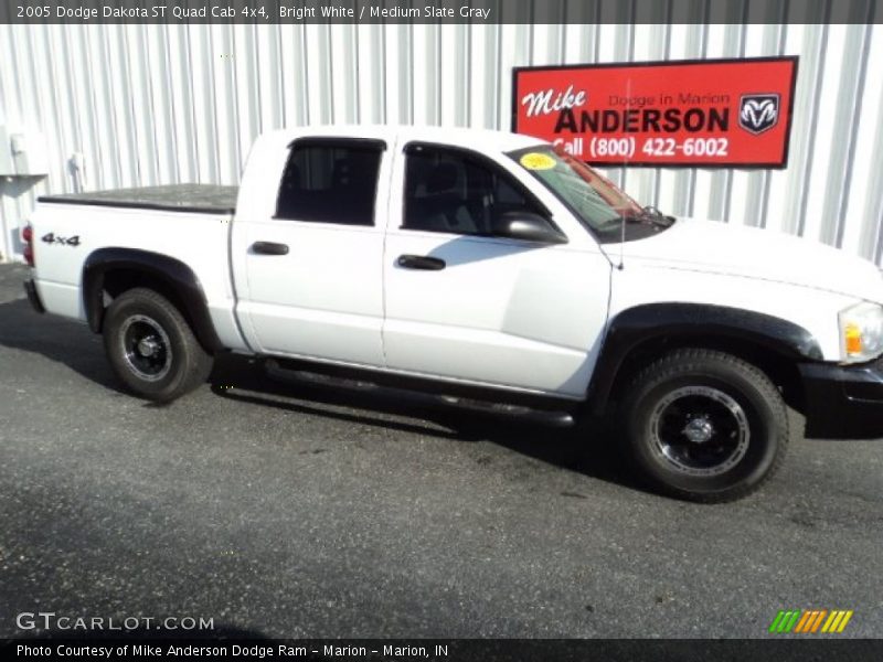 Bright White / Medium Slate Gray 2005 Dodge Dakota ST Quad Cab 4x4