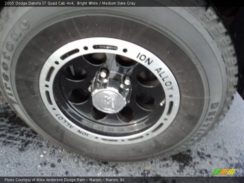 Custom Wheels of 2005 Dakota ST Quad Cab 4x4