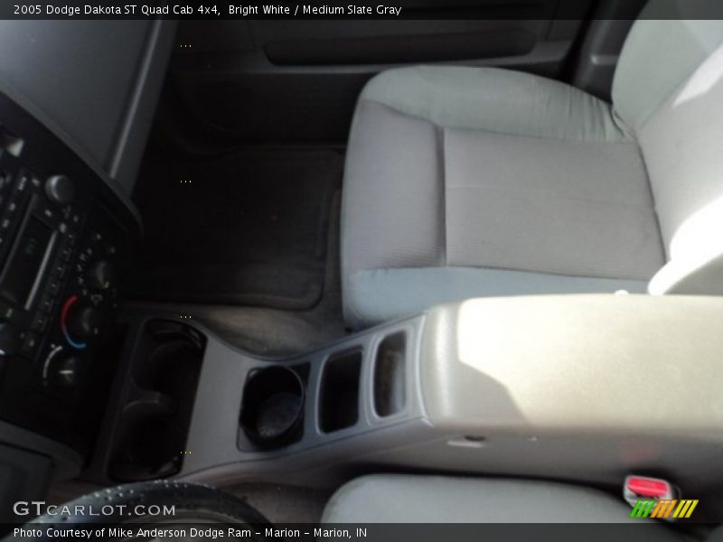Bright White / Medium Slate Gray 2005 Dodge Dakota ST Quad Cab 4x4