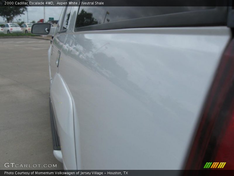 Aspen White / Neutral Shale 2000 Cadillac Escalade 4WD