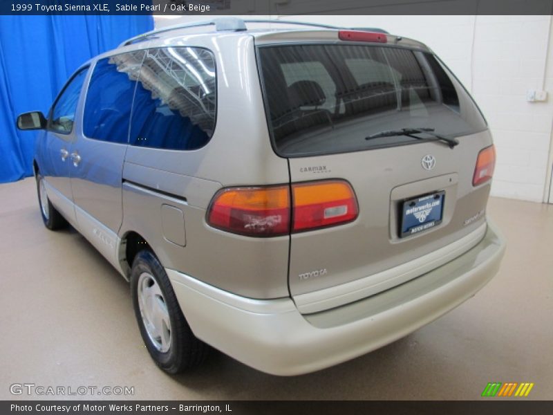 Sable Pearl / Oak Beige 1999 Toyota Sienna XLE