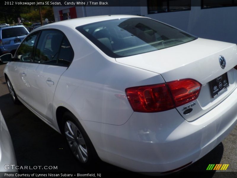 Candy White / Titan Black 2012 Volkswagen Jetta SE Sedan