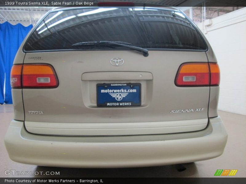 Sable Pearl / Oak Beige 1999 Toyota Sienna XLE